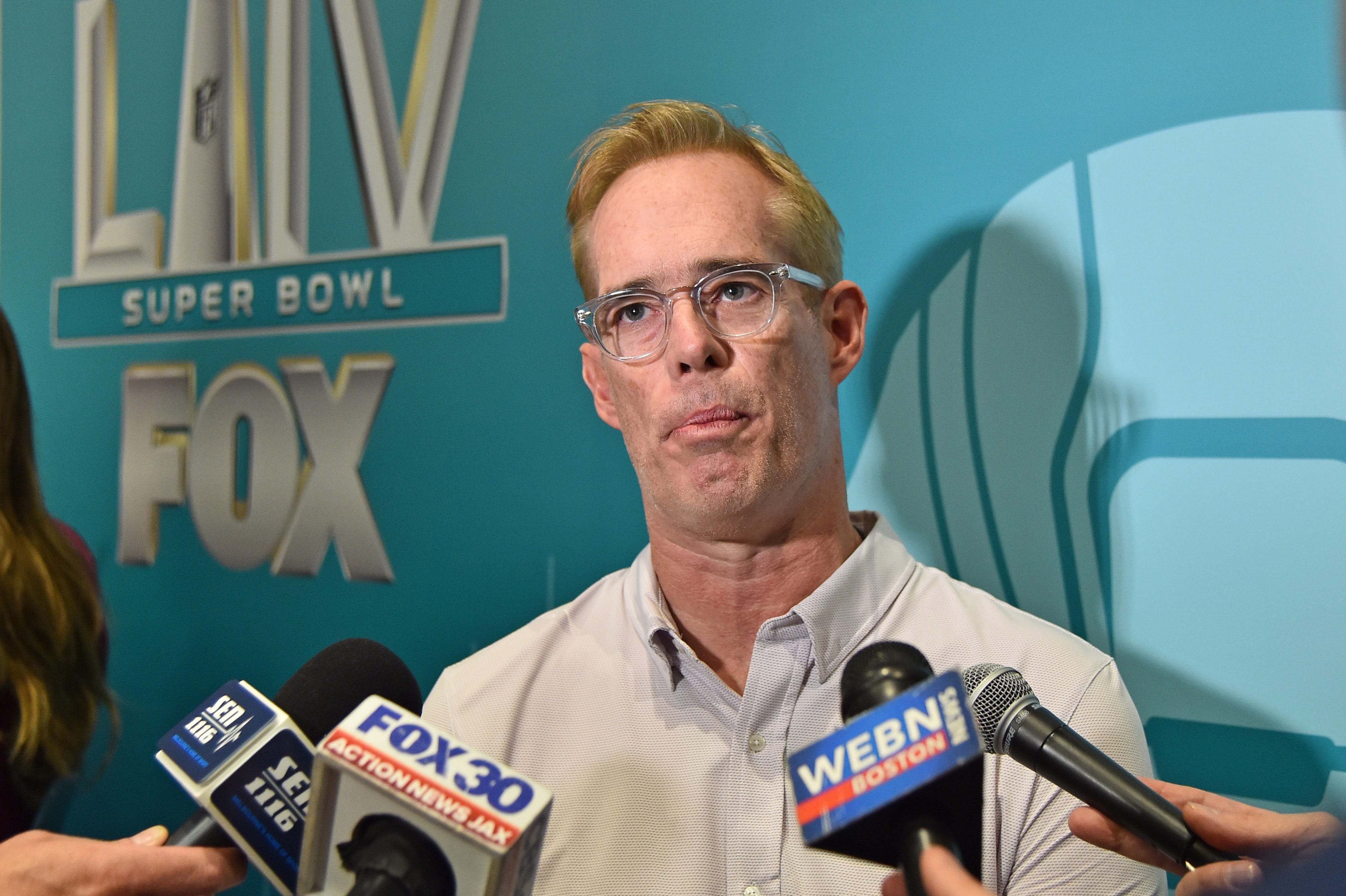 Fox Sports announcer Joe Buck offers to call people's personal videos